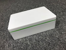 Lade das Bild in den Galerie-Viewer, Ajaa! Brotzeitbox aus zuckerrohr und mineralien, 0,9 Liter im Farbton weiß mit grünem Streifen