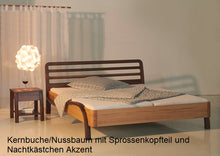 Lade das Bild in den Galerie-Viewer, Massivholzbett Facette, Sprossenkopfteil, Holzschmiede