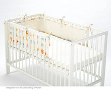 Lade das Bild in den Galerie-Viewer, Cotonea Bio Bettumrandung Nestchen mit Teddyplüsch & Satin Muster Arche Noah Tiere