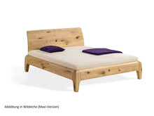 Lade das Bild in den Galerie-Viewer, Massivholzbett Gonda, hoch, Wildeiche, Dormiente