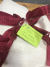 Lade das Bild in den Galerie-Viewer, Kissen, selbst gemacht, verschiedene fuellungen