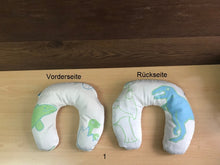 Lade das Bild in den Galerie-Viewer, Kinder Nackenhörnchen hadngefertigt Dino
