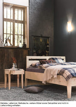 Lade das Bild in den Galerie-Viewer, Kalmera-Massivholzbett-Zirbe-Ambiente