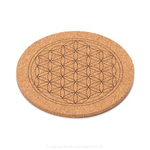 Lade das Bild in den Galerie-Viewer, Kork-Untersetzer-BlumedesLebens