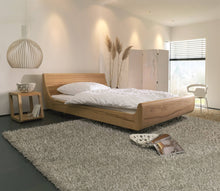 Lade das Bild in den Galerie-Viewer, Mola