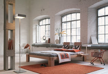Lade das Bild in den Galerie-Viewer, Nuveo-Massivholzbett-Ambiente
