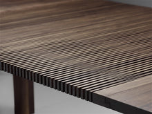 Lade das Bild in den Galerie-Viewer, Tisch Lignum Arts, Massivholz, lamellen, front