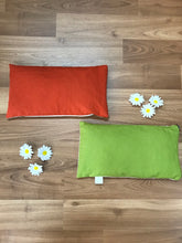 Lade das Bild in den Galerie-Viewer, Zirbenkissen
