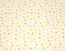 Lade das Bild in den Galerie-Viewer, Cotonea Motiv Kritzelkreise aus Bio Baumwoll-Satin