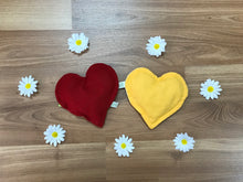 Lade das Bild in den Galerie-Viewer, Individuelles Kissen - "Herz"