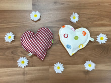 Lade das Bild in den Galerie-Viewer, Individuelles Kissen - "Herz"