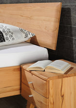 Lade das Bild in den Galerie-Viewer, Viala